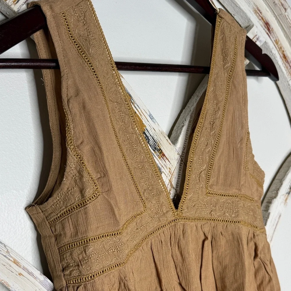 Melrose Place Tops Tan – Size Small NWOT